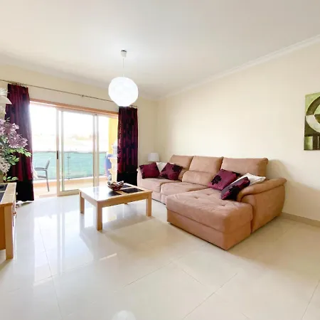 Apartment Casa Bruna - No Centro Da De Com Piscina, Ar Condicionado E Estacionamento *
